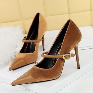 NWB Women's Stiletto High Heel Pointed Toe Suede Ankle Strap Metal Buckle